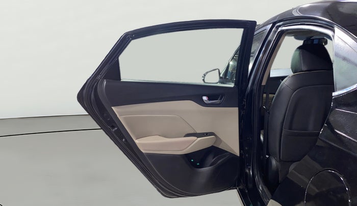 2018 Hyundai Verna 1.6 VTVT SX O, Petrol, Manual, 29,011 km, LHS Rear Door