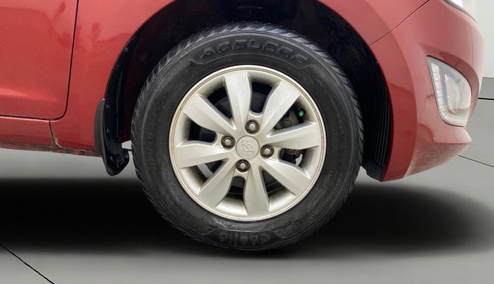 2012 Hyundai i20 SPORTZ 1.2, Petrol, Manual, 33,045 km, Right Front Wheel