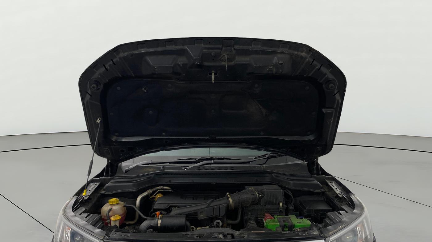 2019 Mahindra XUV300 W8 (O) 1.2 PETROL, Petrol, Manual, 82,849 km, Open Bonet