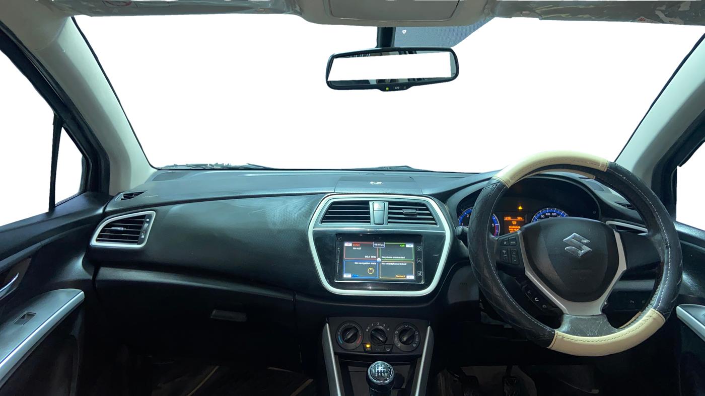 2015 Maruti S Cross ZETA 1.6, Diesel, Manual, 1,23,328 km, Dashboard