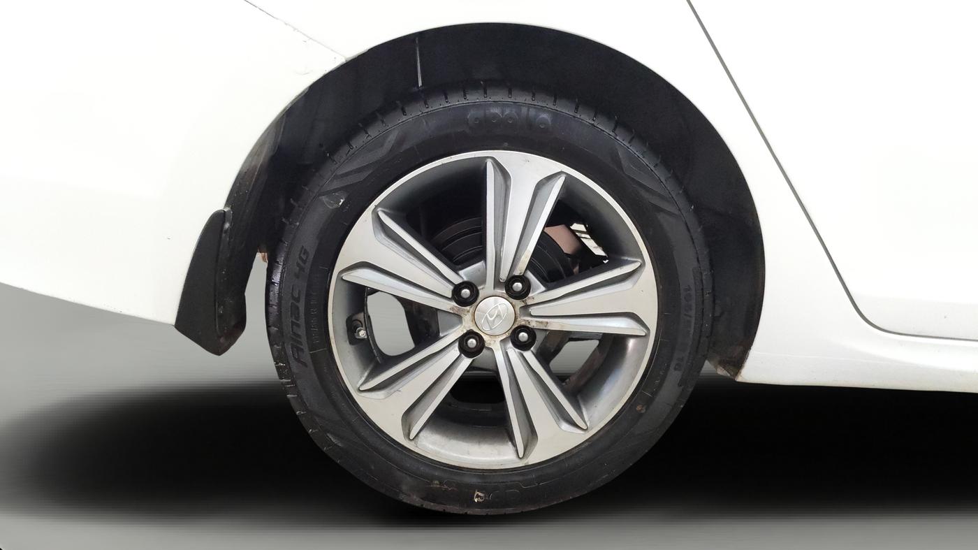 2017 Hyundai Verna 1.6 CRDI SX + AT, Diesel, Automatic, 84,157 km, Right Rear Wheel