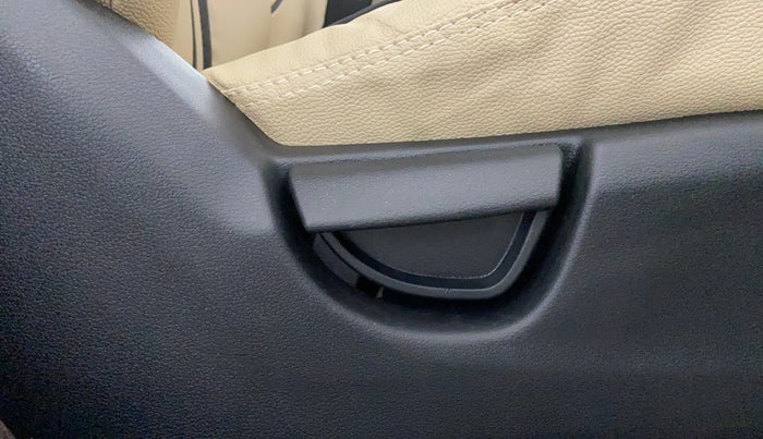 2019 Hyundai NEW SANTRO ERA EXECUTIVE, Petrol, Manual, 33,047 km, Driver Side Adjustment Panel