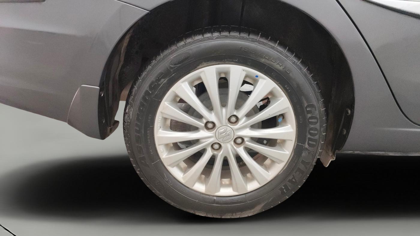 2022 Maruti Ciaz DELTA 1.5 SHVS MT PETROL, Petrol, Manual, 26,728 km, Right Rear Wheel