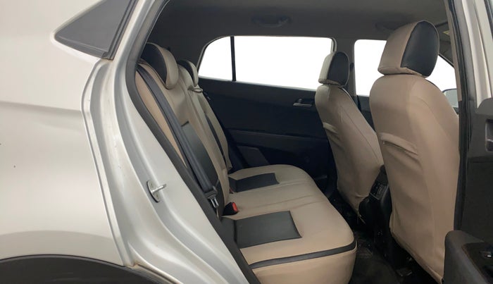 2015 Hyundai Creta SX PLUS 1.6 PETROL, Petrol, Manual, 55,540 km, Right Side Rear Door Cabin