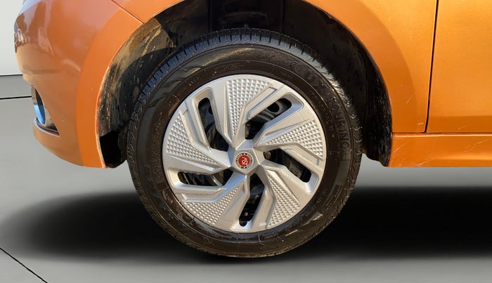 2017 Tata Tiago XZ PETROL, Petrol, Manual, 53,232 km, Left Front Wheel