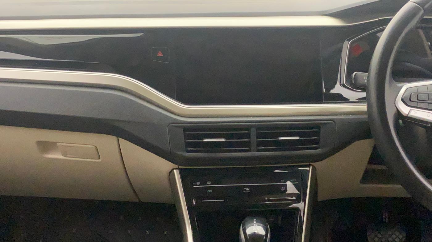 2024 Volkswagen VIRTUS TOPLINE TSI 1.0 AT, Petrol, Automatic, 25,122 km, Air Conditioner