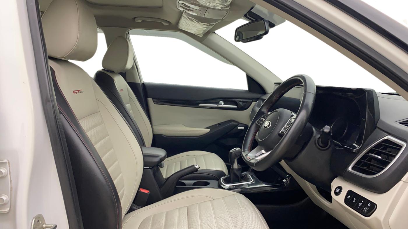 2020 KIA SELTOS GTX PLUS 1.4 PETROL, Petrol, Manual, 1,11,394 km, Right Side Front Door Cabin