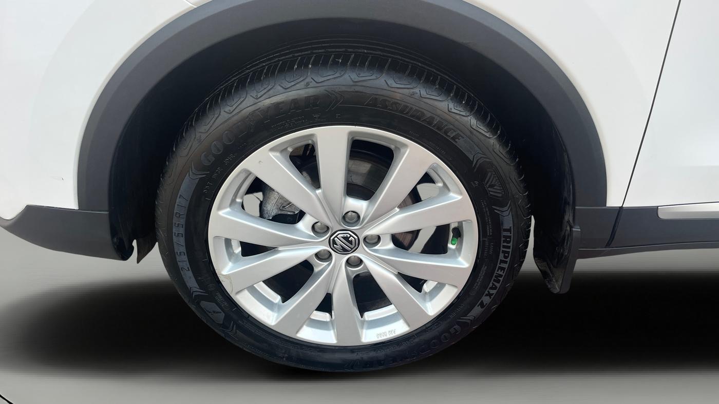2022 MG ASTOR SUPER 1.5 MT, Petrol, Manual, 14,356 km, Left Front Wheel