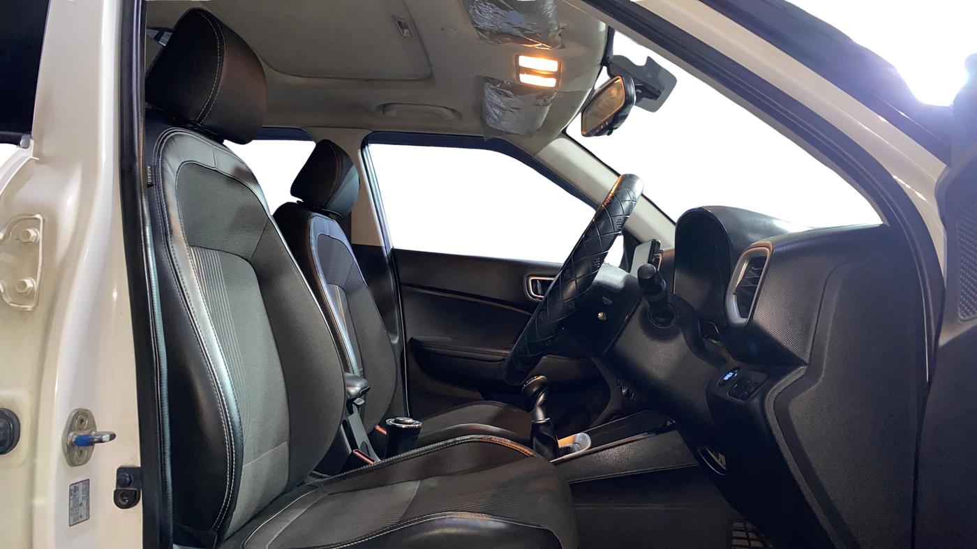 2019 Hyundai VENUE SX(O) 1.4 CRDI, Diesel, Manual, 64,290 km, Right Side Front Door Cabin