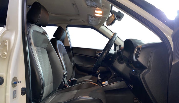 2019 Hyundai VENUE SX(O) 1.4 CRDI, Diesel, Manual, 64,290 km, Right Side Front Door Cabin