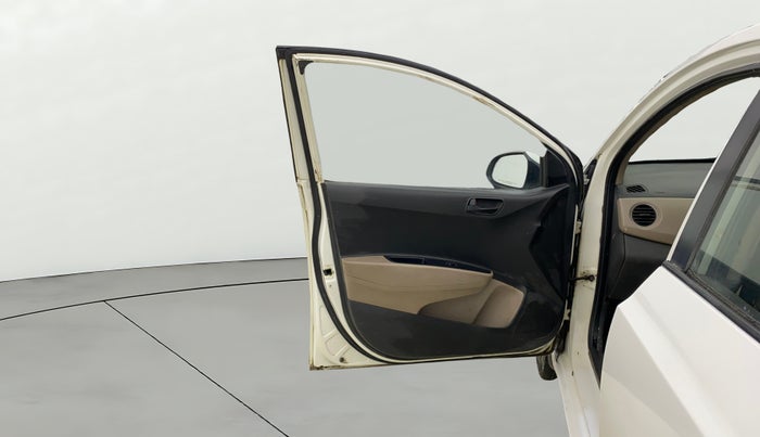 2018 Hyundai Xcent E+, CNG, Manual, 70,296 km, LHS Front Door