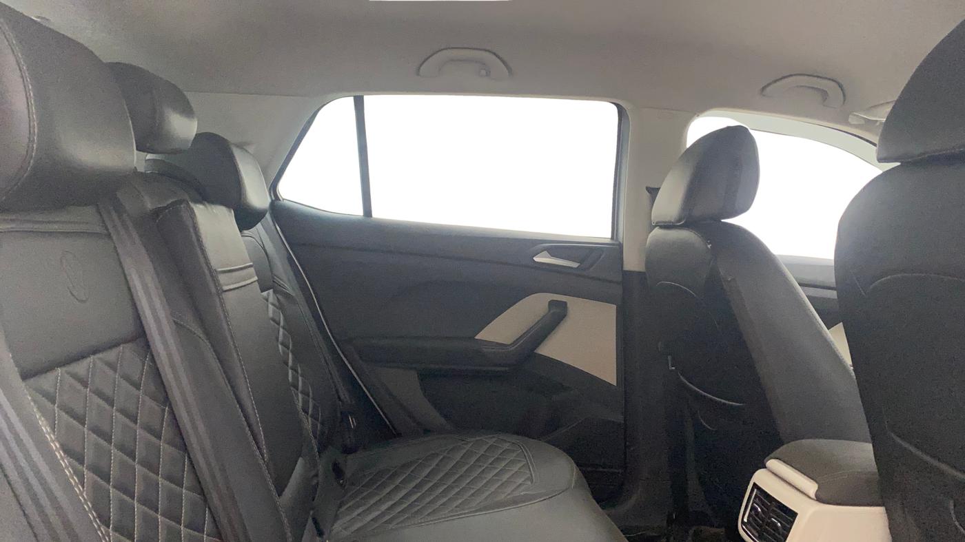 2023 Volkswagen TAIGUN HIGHLINE 1.0 TSI MT, Petrol, Manual, 48,669 km, Right Side Rear Door Cabin
