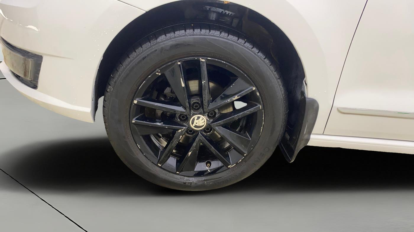 2018 Skoda Rapid STYLE 1.6 MPI AT, Petrol, Automatic, 91,861 km, Left Front Wheel