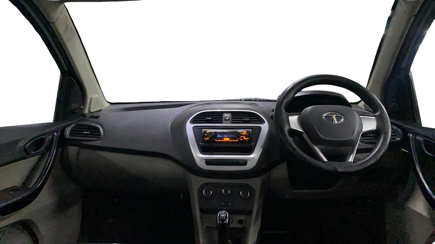 2017 Tata Tiago XM PETROL, Petrol, Manual, 55,831 km, Dashboard