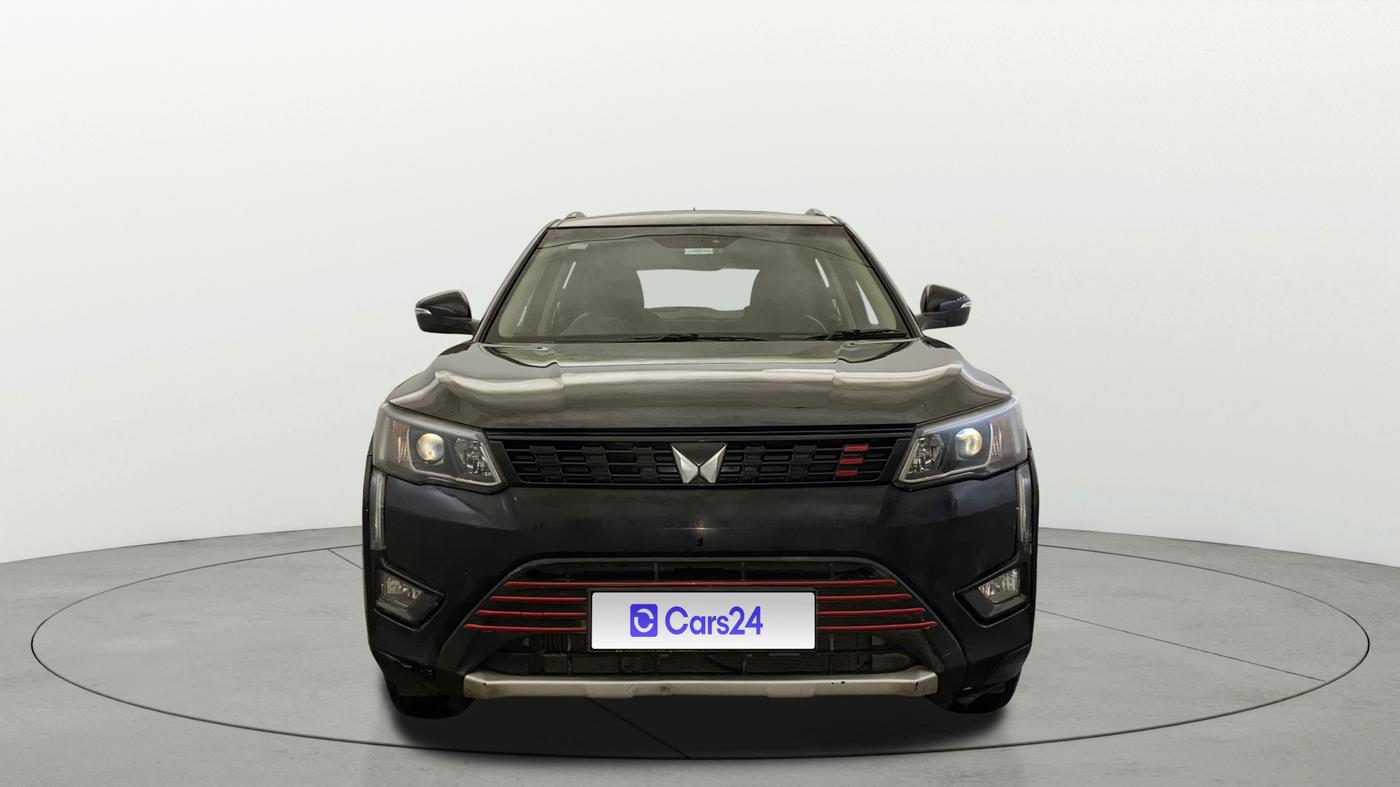 2023 Mahindra XUV300 W8 1.2 PETROL, Petrol, Manual, 60,515 km, Front