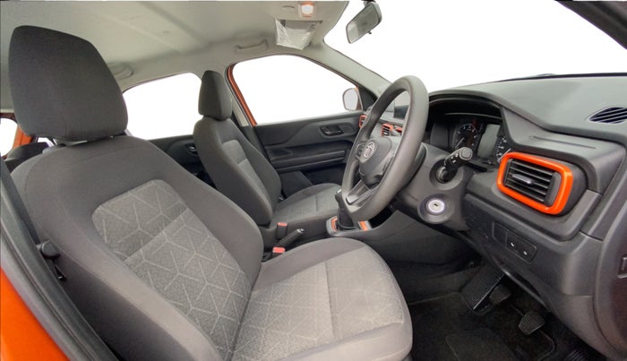 2022 Tata PUNCH ADVENTURE MT, Petrol, Manual, 18,988 km, Right Side Front Door Cabin
