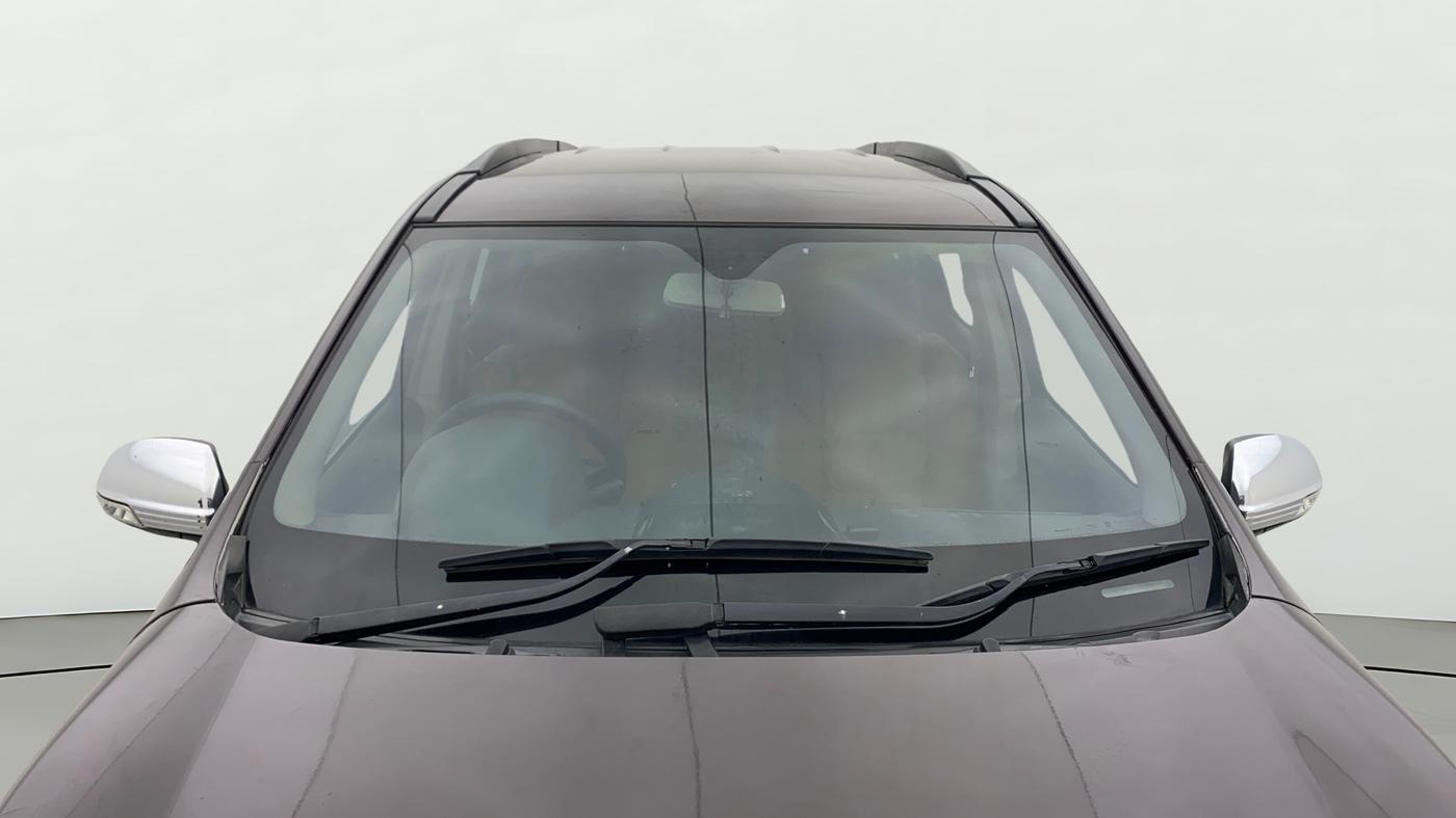 2017 Mahindra XUV500 W6, Diesel, Manual, 82,774 km, Front Windshield