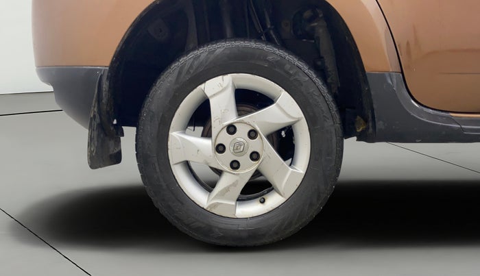 2014 Renault Duster 85 PS RXL DIESEL (OPT), Diesel, Manual, 1,26,494 km, Right Rear Wheel