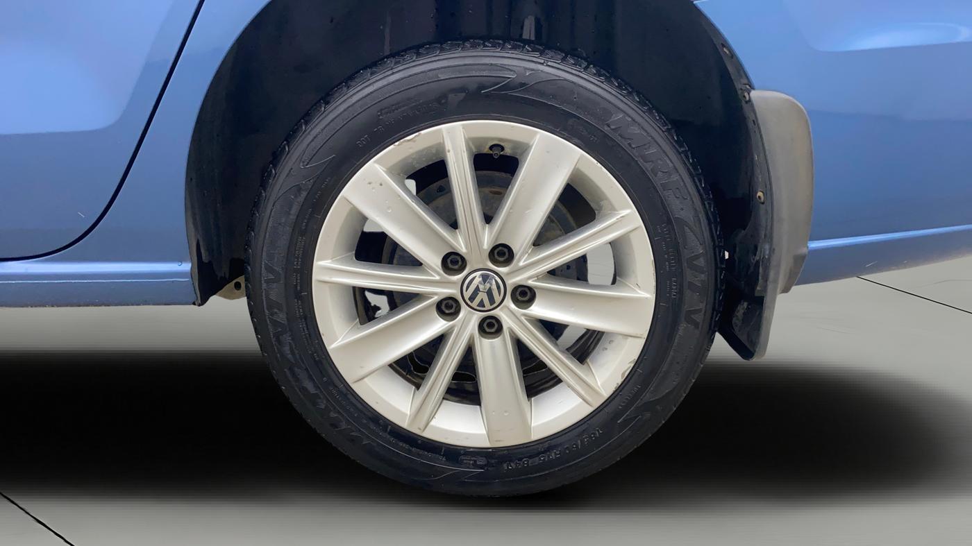 2016 Volkswagen Vento HIGHLINE 1.6 MPI, Petrol, Manual, 55,245 km, Left Rear Wheel
