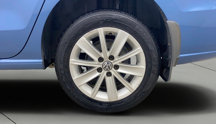 2016 Volkswagen Vento HIGHLINE 1.6 MPI, Petrol, Manual, 55,245 km, Left Rear Wheel