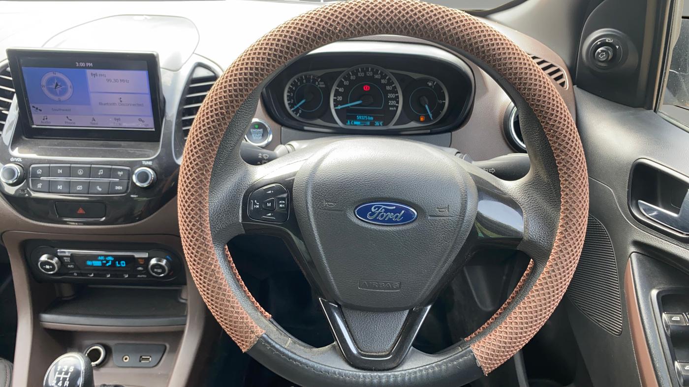2018 Ford FREESTYLE TITANIUM 1.2 PETROL, Petrol, Manual, 59,316 km, Steering Wheel Close Up
