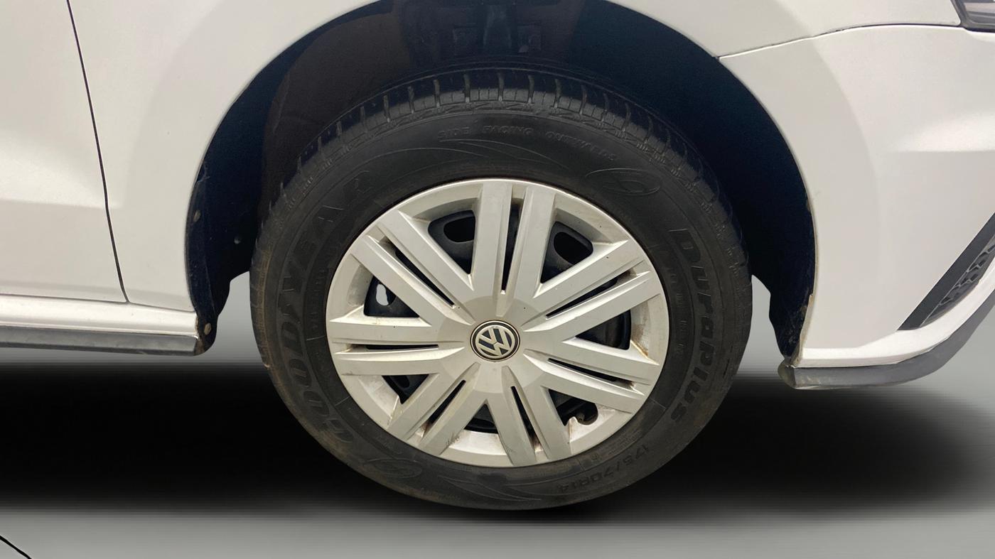 2021 Volkswagen Polo TRENDLINE 1.0L, Petrol, Manual, 1,22,676 km, Right Front Wheel