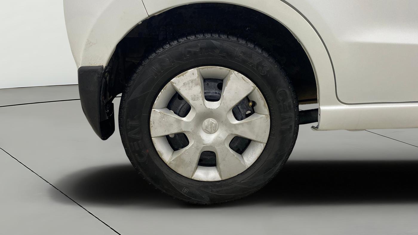 2013 Maruti A Star VXI (ABS) AT, Petrol, Automatic, 79,346 km, Right Rear Wheel