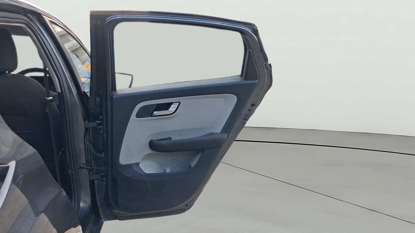 2021 Tata ALTROZ XZ PETROL, CNG, Manual, 63,893 km, RHS Rear Door