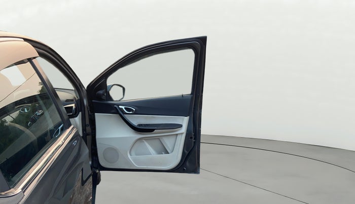 2022 Tata TIGOR XZ PLUS CNG, CNG, Manual, 55,761 km, RHS Front Door