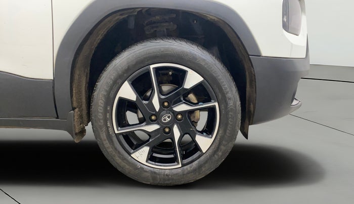 2023 Tata PUNCH ACCOMPLISHED DAZZLE SUNROOF CNG MT, CNG, Manual, 32,902 km, Right Front Wheel