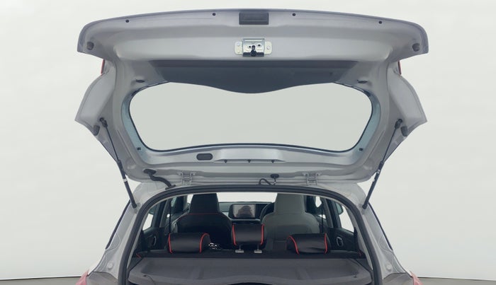 2025 Hyundai GRAND I10 NIOS ASTA AMT 1.2 KAPPA VTVT, Petrol, Automatic, 2,707 km, Boot Door Open