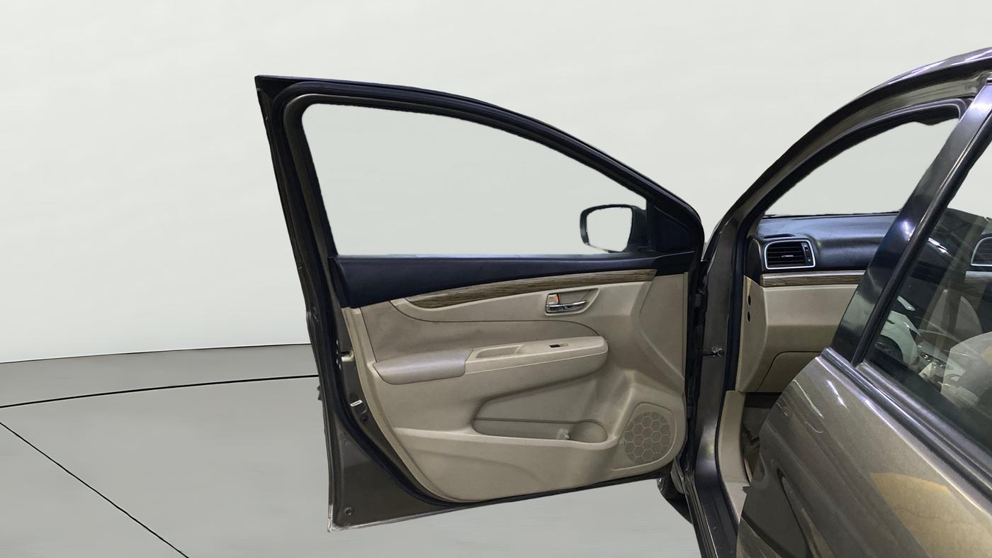 2019 Maruti Ciaz DELTA 1.5 SHVS MT PETROL, Petrol, Manual, 43,958 km, LHS Front Door