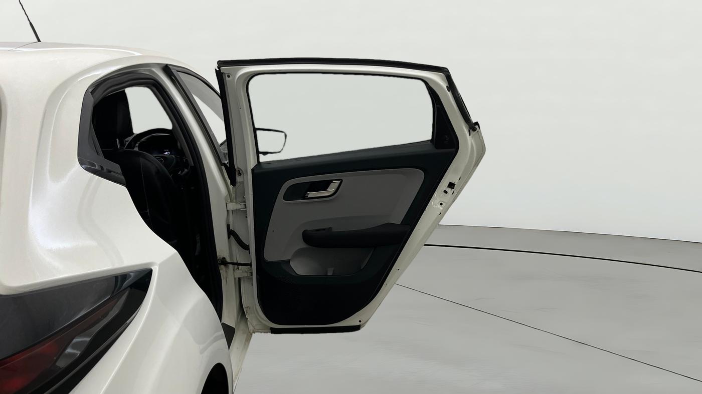 2020 Tata ALTROZ XZ PETROL, Petrol, Manual, 75,469 km, RHS Rear Door