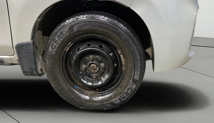 2022 Maruti Alto VXI, Petrol, Manual, 35,415 km, Right Front Wheel