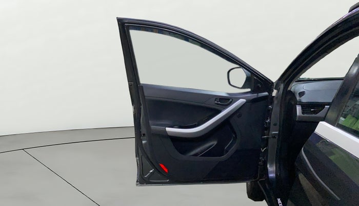 2022 Tata NEXON XE PETROL, CNG, Manual, 35,790 km, LHS Front Door