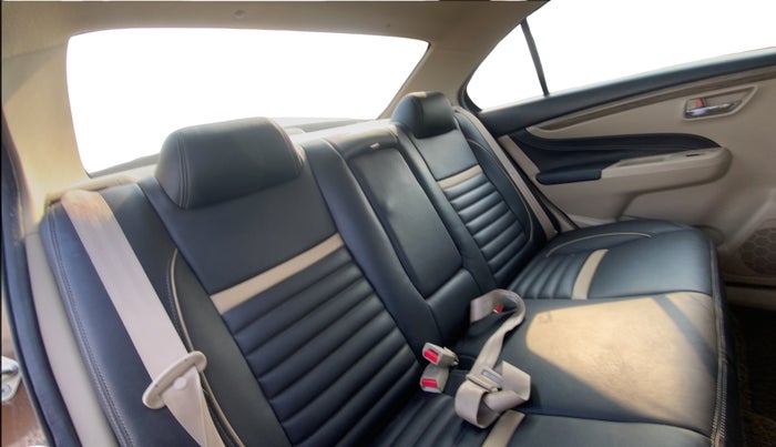 2019 Maruti Ciaz DELTA DIESEL 1.5, Diesel, Manual, 95,531 km, Right Side Rear Door Cabin