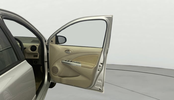 2013 Toyota Etios G, Petrol, Manual, 48,919 km, RHS Front Door