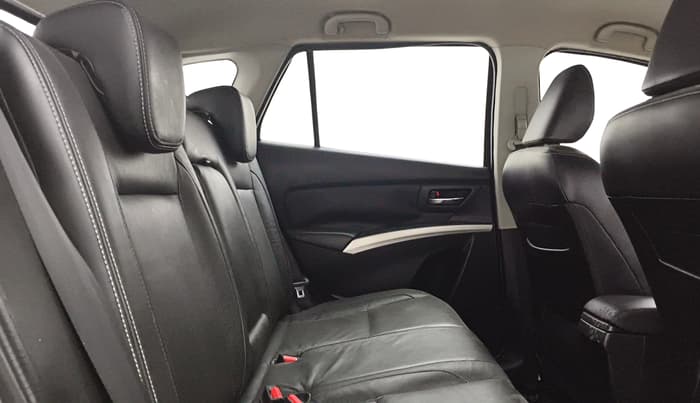 2015 Maruti S Cross ALPHA 1.6, Diesel, Manual, 54,852 km, Right Side Rear Door Cabin