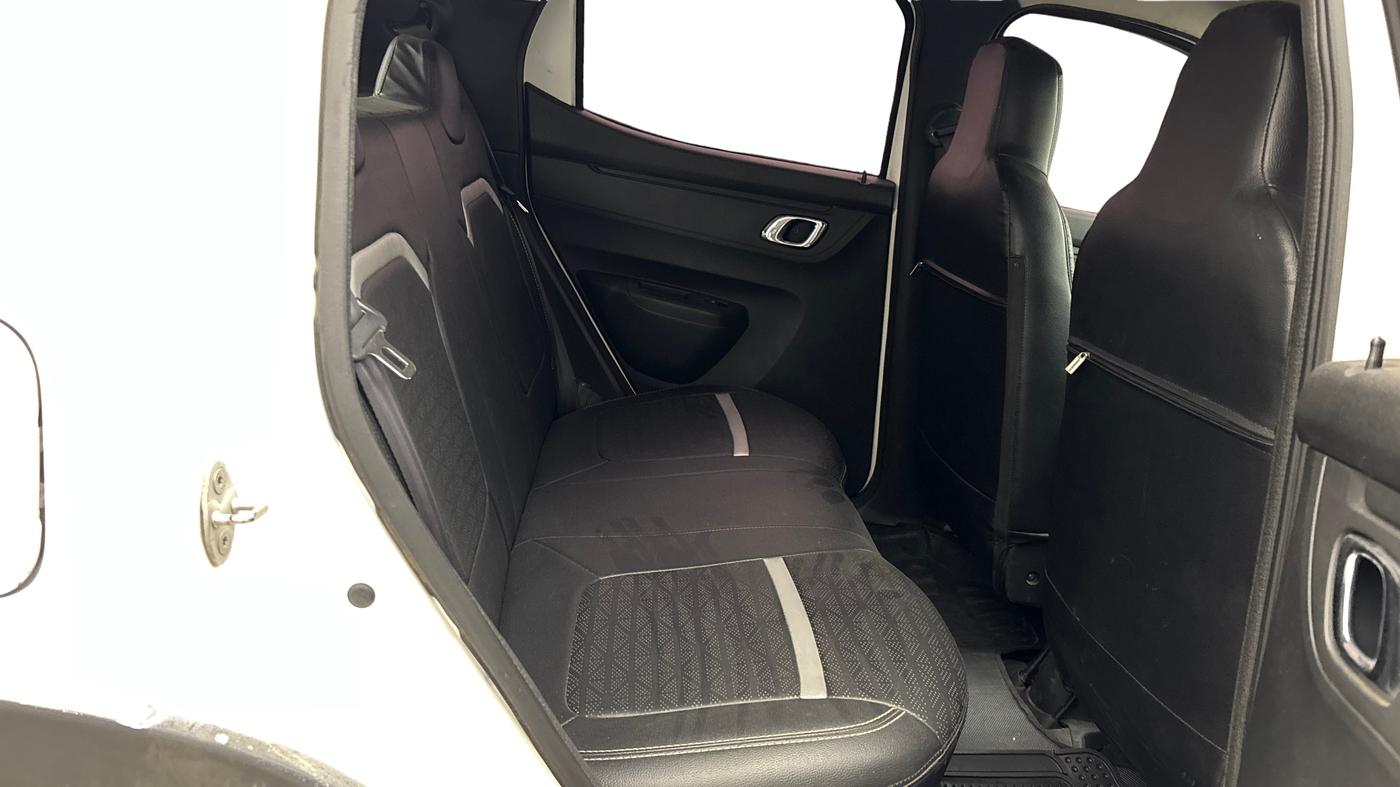 2020 Renault Kwid RXT 1.0 AMT (O), Petrol, Automatic, 33,268 km, Right Side Rear Door Cabin