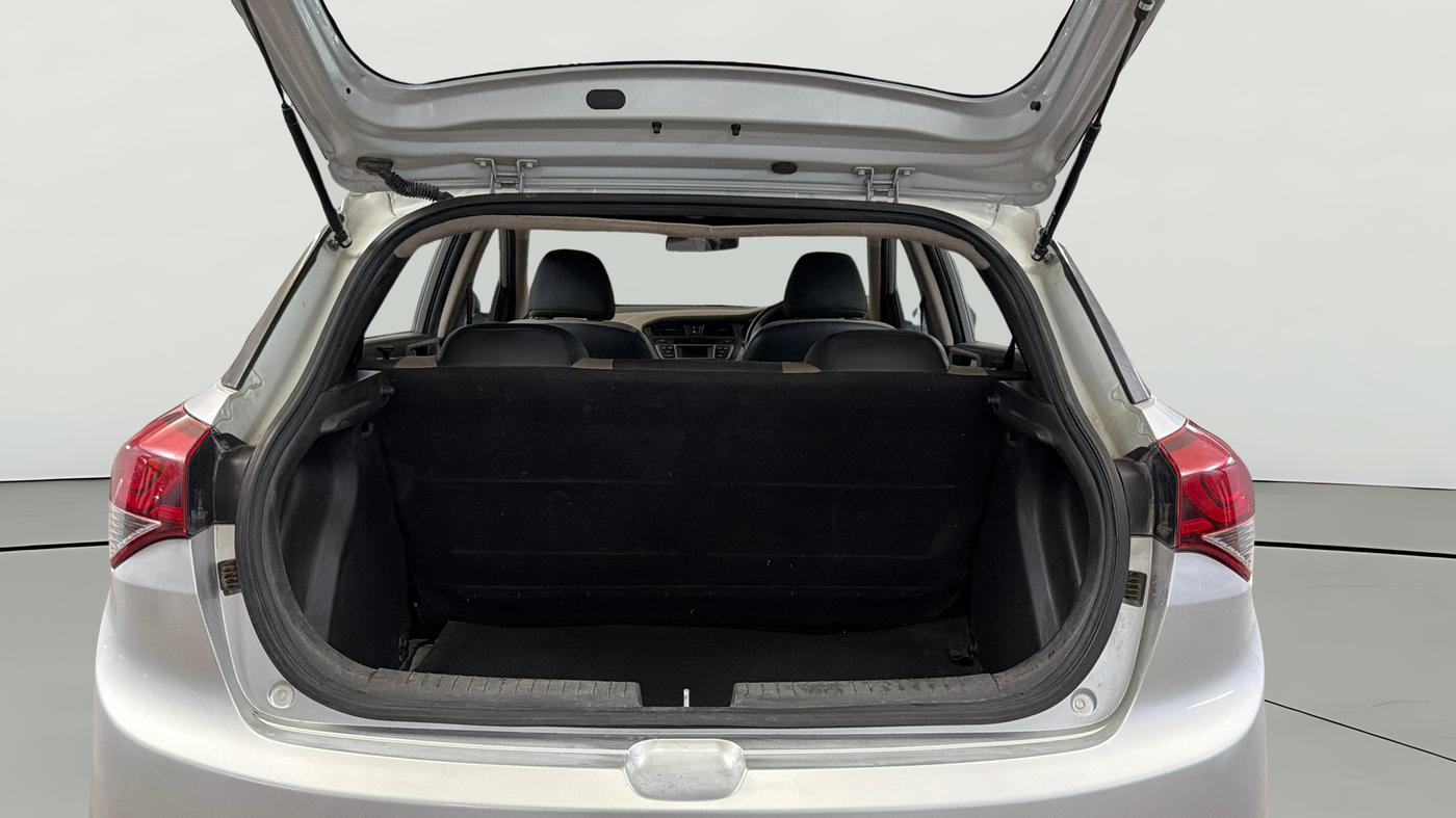 2015 Hyundai Elite i20 MAGNA 1.2, Petrol, Manual, 70,417 km, Boot Open Zoomed View