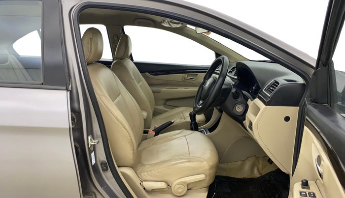 2017 Maruti Ciaz DELTA 1.4 MT PETROL, Petrol, Manual, 85,405 km, Right Side Front Door Cabin