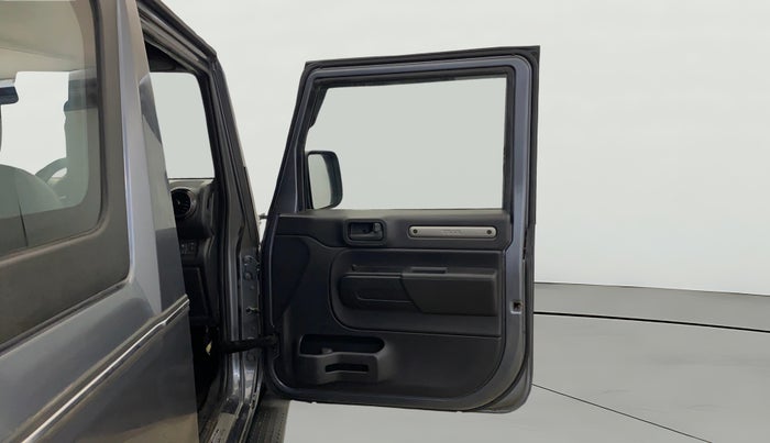 2023 Mahindra Thar LX PETROL HT 4WD AT, Petrol, Automatic, 33,973 km, RHS Front Door