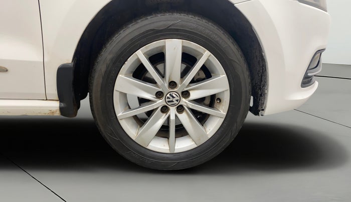 2016 Volkswagen Polo HIGHLINE1.2L, Petrol, Manual, 76,926 km, Right Front Wheel