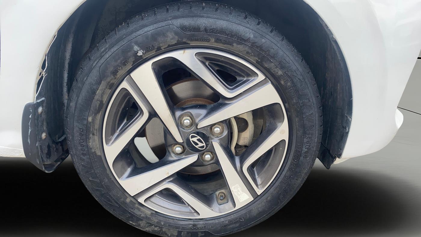 2023 Hyundai AURA SX 1.2, Petrol, Manual, 68,121 km, Right Front Wheel