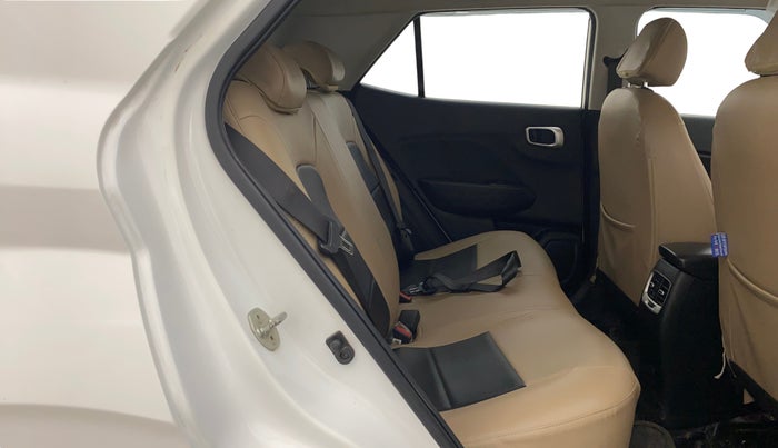2020 Hyundai VENUE SX 1.0 TURBO IMT, Petrol, Manual, 21,614 km, Right Side Rear Door Cabin