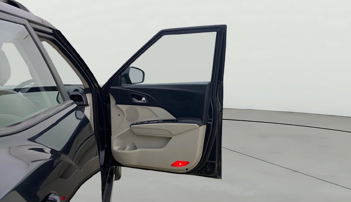 2019 Mahindra XUV300 W8 (O) 1.5 DIESEL, Diesel, Manual, 42,533 km, RHS Front Door