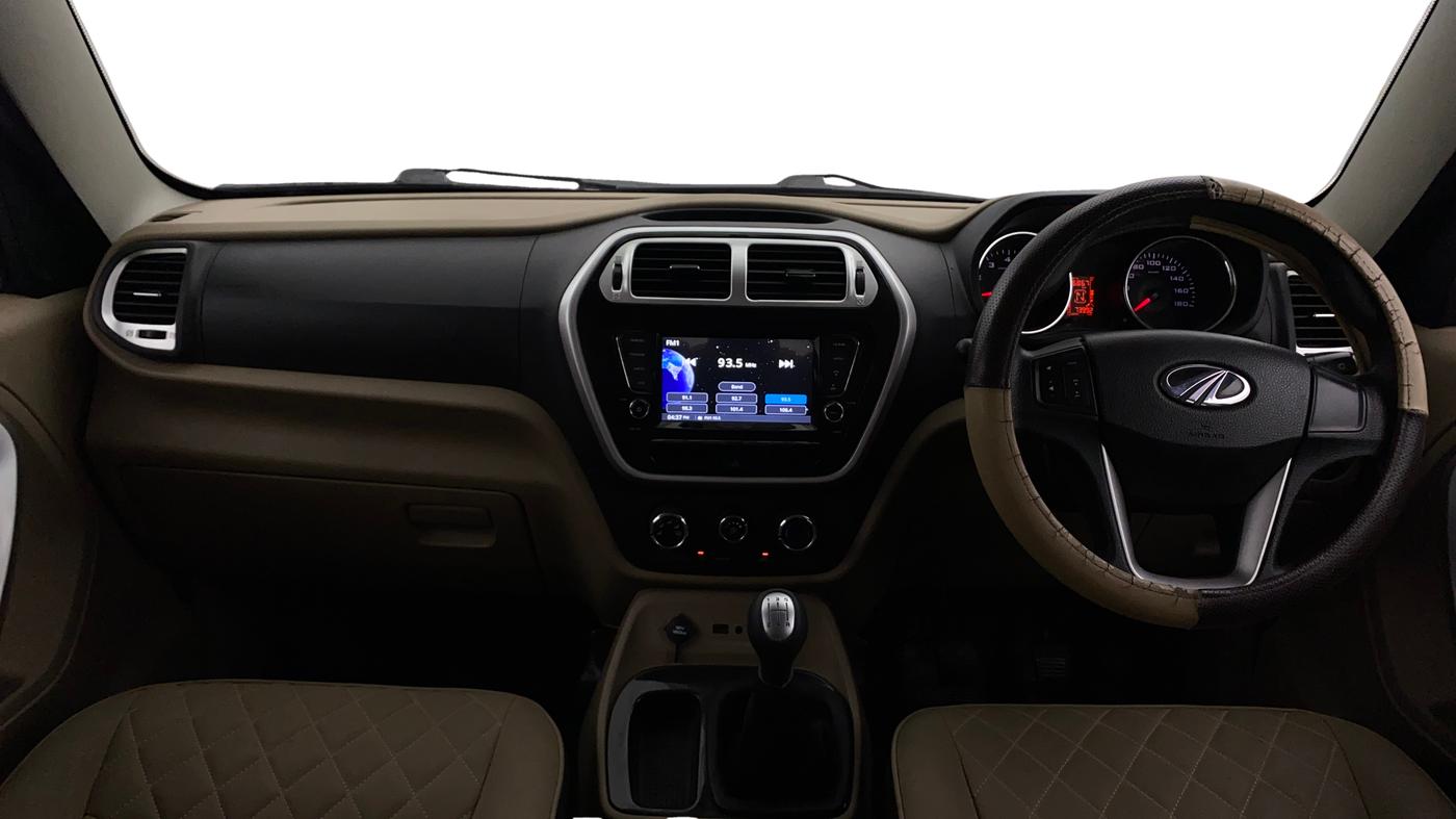 2018 Mahindra TUV300 T10, Diesel, Manual, 74,032 km, Dashboard