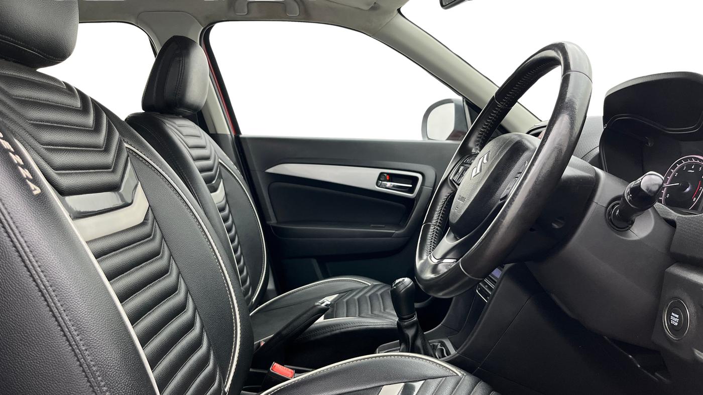 2021 Maruti Vitara Brezza ZXI PLUS DUAL TONE, Petrol, Manual, 70,469 km, Right Side Front Door Cabin