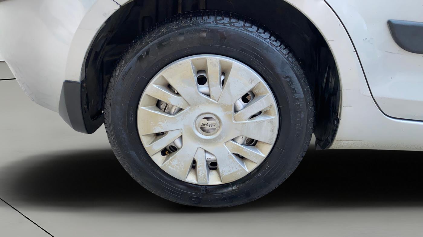 2014 Maruti Swift Dzire LXI, CNG, Manual, 67,340 km, Right Rear Wheel