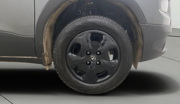 2024 Tata PUNCH ACCOMPLISHED AMT, Petrol, Automatic, 22,291 km, Right Front Wheel